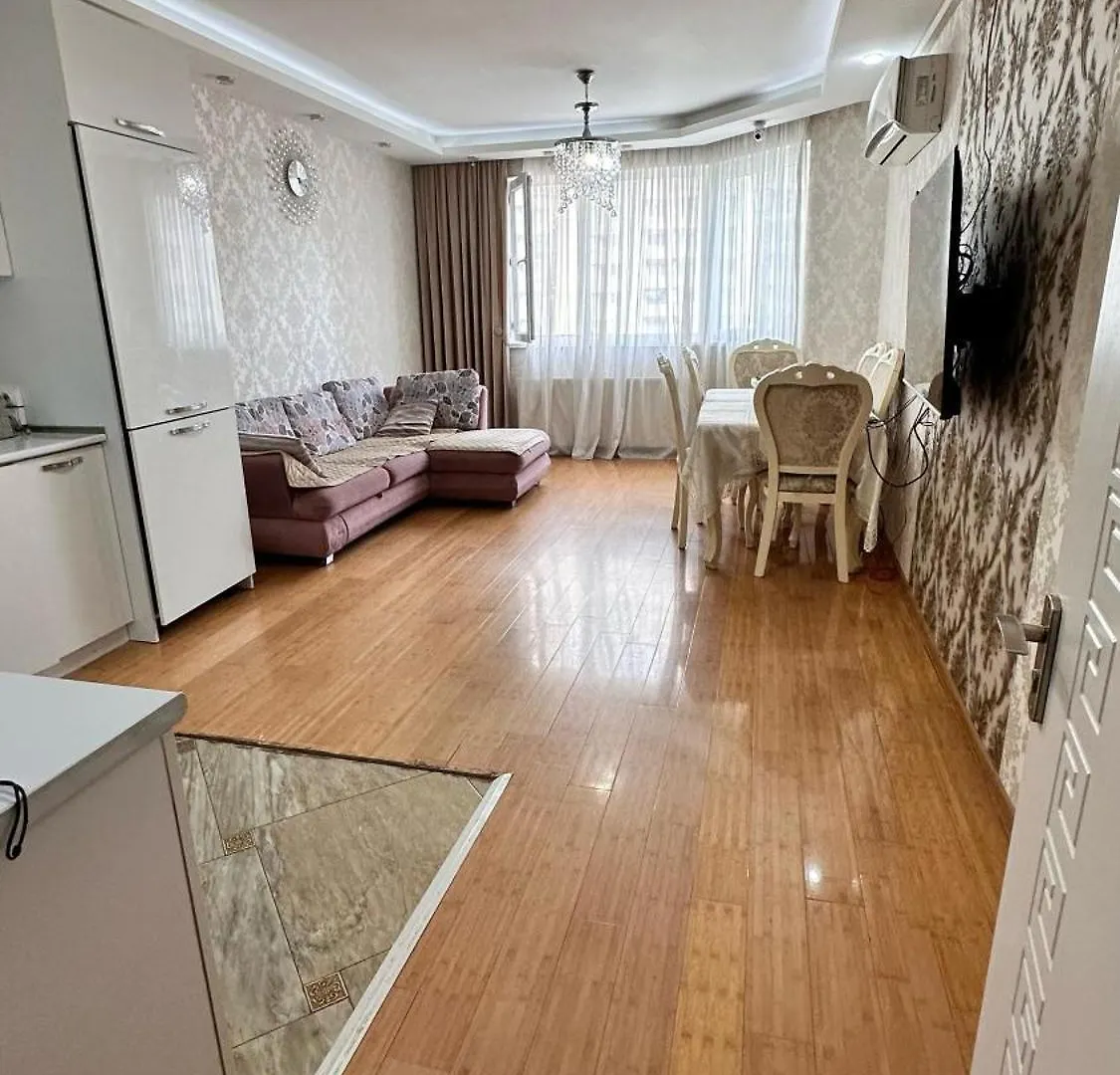 Tbilisi 3 Bеd Room Flat Dirsi Grúzia