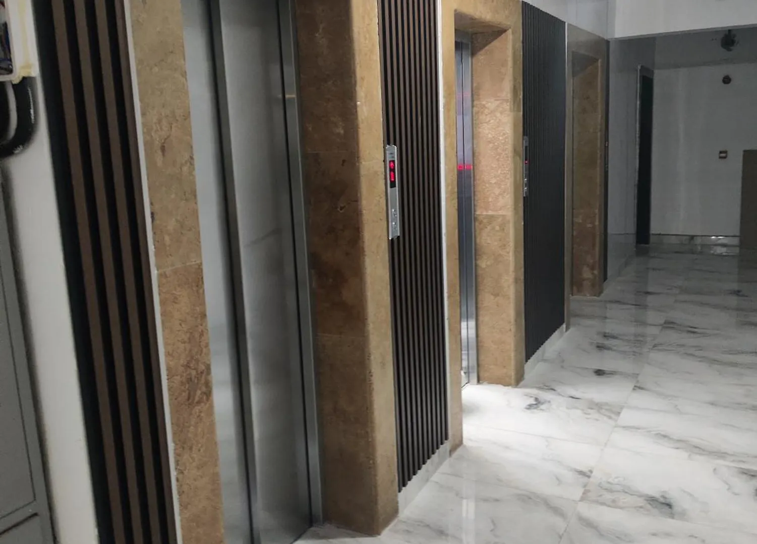 Tbilisi 3 Bеd Room Flat Dirsi Grúzia